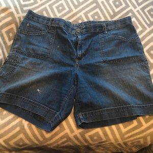 Gloria Vanderbilt Jean shorts